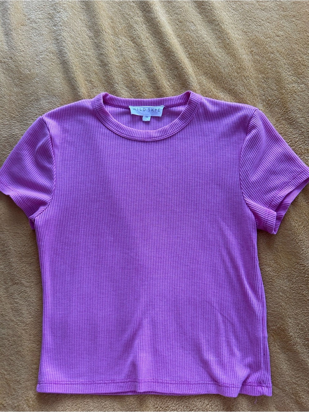 Wild Skye Women's Pink/Purple Ribbed Short-Sleeve Tee